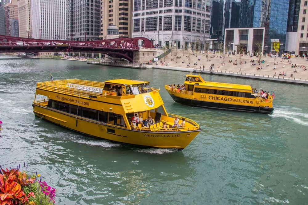 Cruising Commute: Chicago Water Taxi